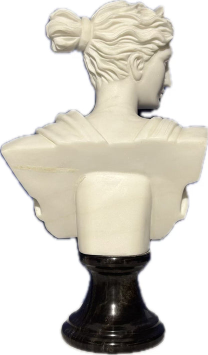 Rome Wisdom Lady Statue